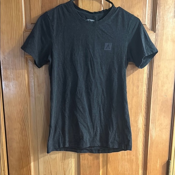 Arcteryx Black T-Shirt - Picture 1 of 4